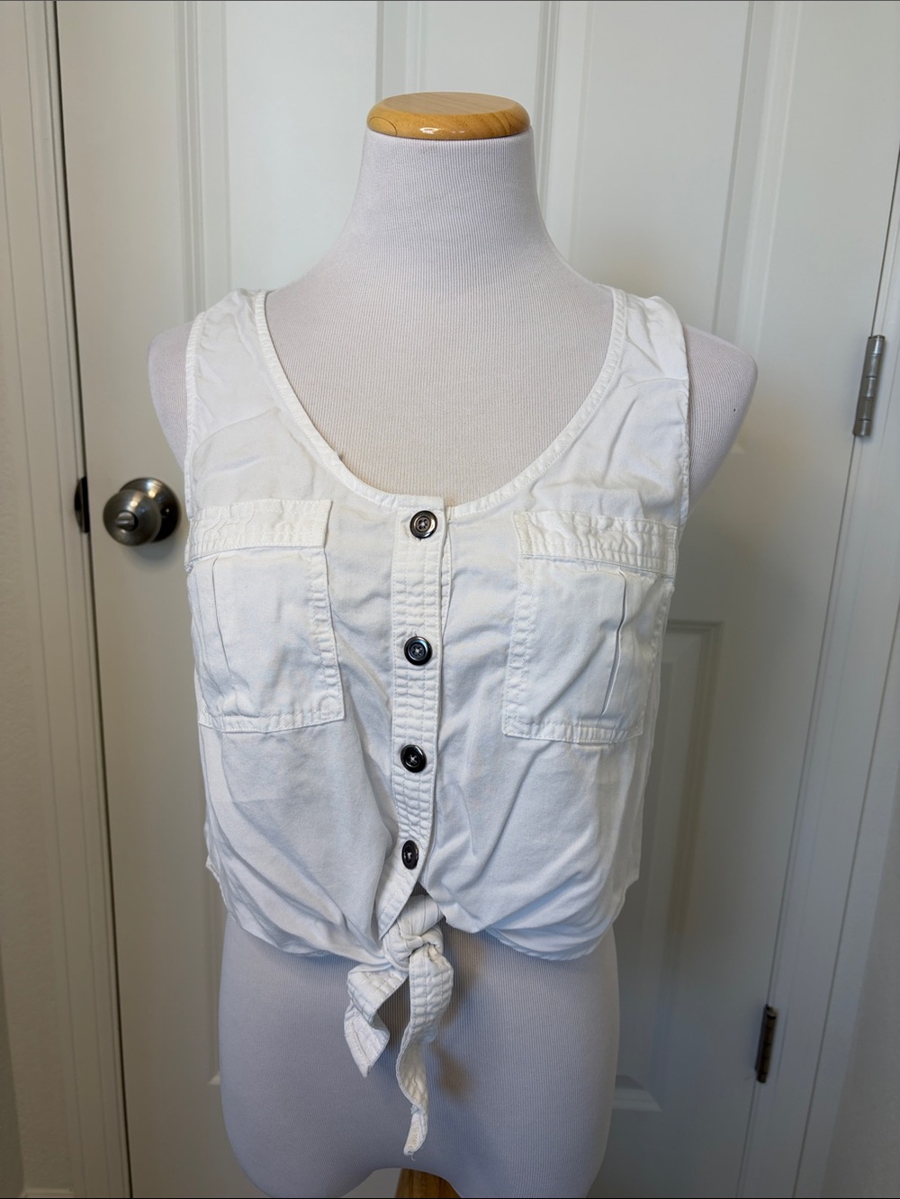 Forever 21 White Tie-Front Button Tank